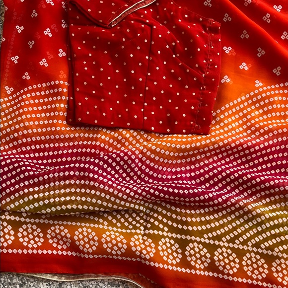 Red and Orange Patterned Saree - Picture 2 of 4